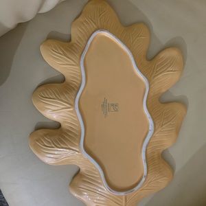 Decorative plate great for the holidays!